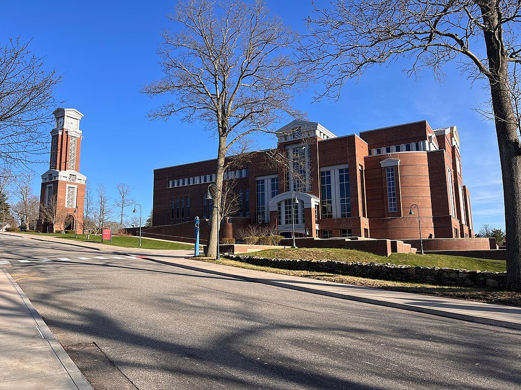 eastern connecticut state university tours